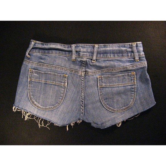 American Eagle Womans SHORTS Low Rise Cut Off Size 6 CUTOFF JEANS Blue Denim - Picture 2 of 7